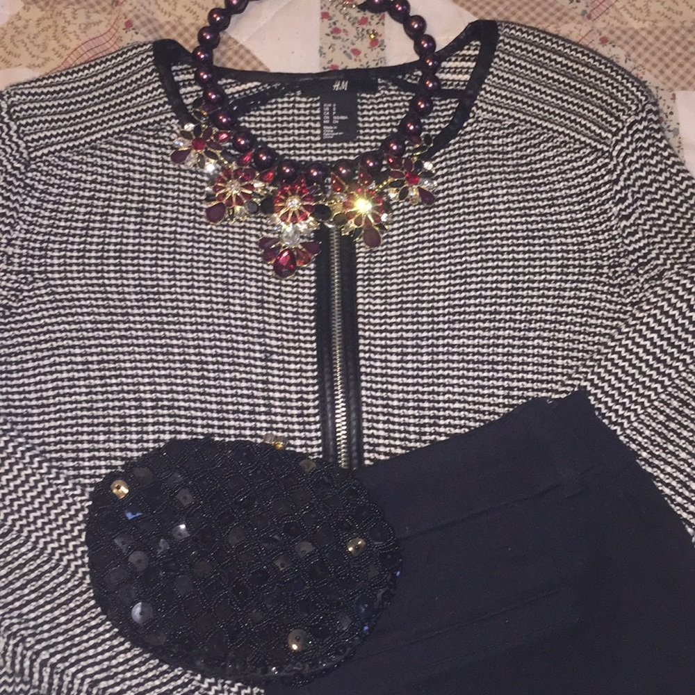 black and white knitted type fitted jacket